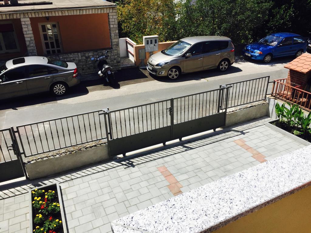 Apartment Dvorska ツリクヴェニツァ エクステリア 写真
