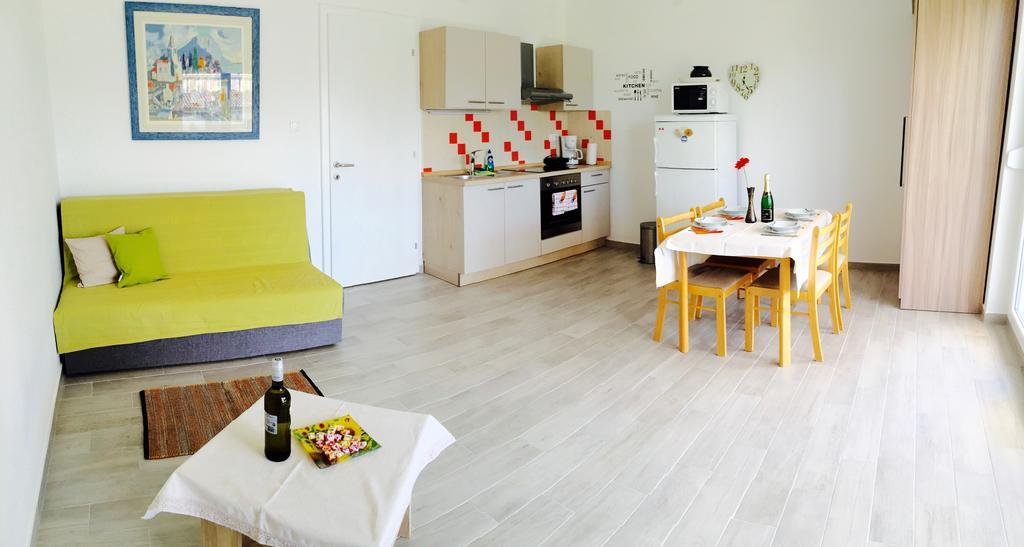 Apartment Dvorska ツリクヴェニツァ エクステリア 写真