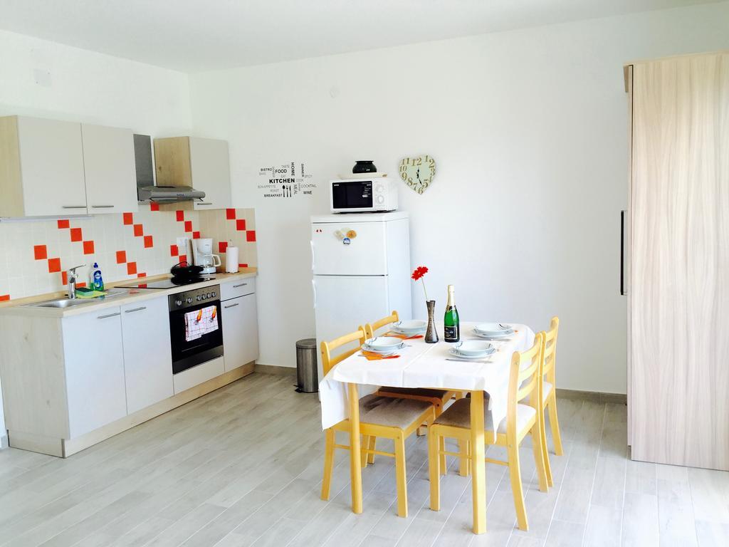 Apartment Dvorska ツリクヴェニツァ エクステリア 写真